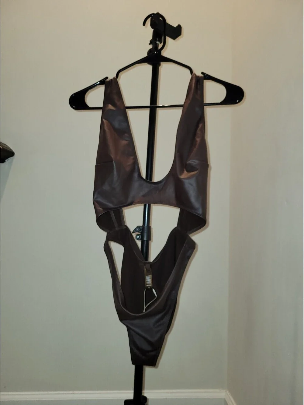 Skims one piece swimsuit Color Cocoa Size Medium  (1)